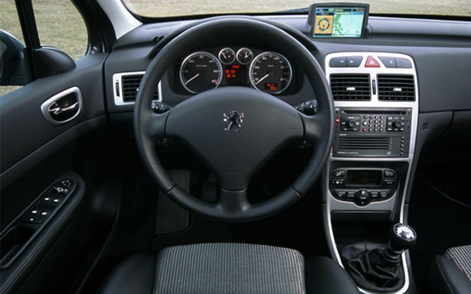 Autoradio GPS Peugeot 307 SW : les avantages d’en disposer un